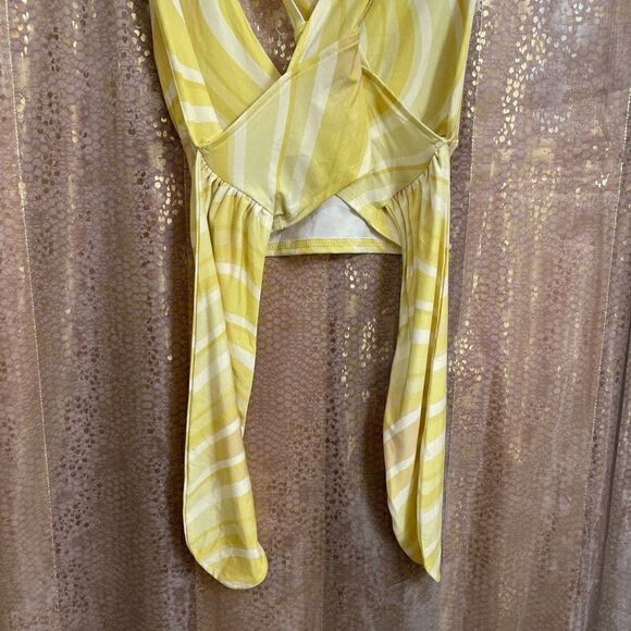 Urban Outfitters Yellow White Criss Cross Tie Back Swirl Crop Top, M NWOT - Picture 6 of 10